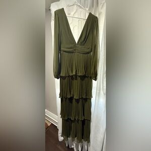 Lulu's Green Tiered Long Sleeve dress
